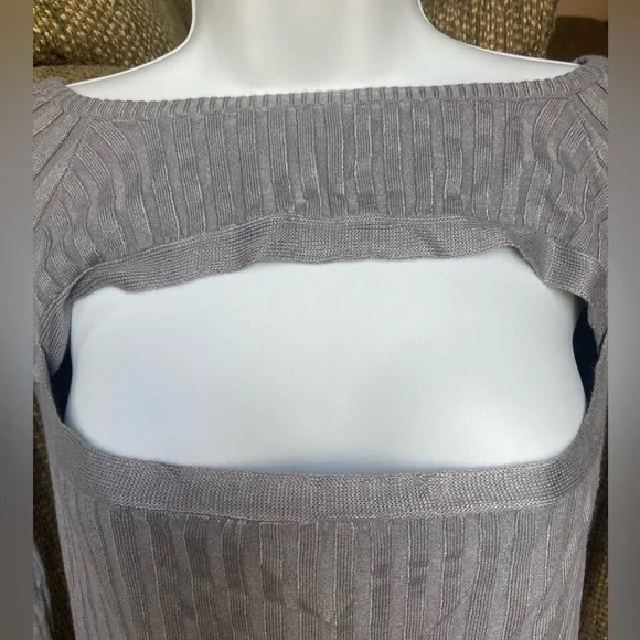Gray Ribbed Cutout Top - Picture 4 of 7